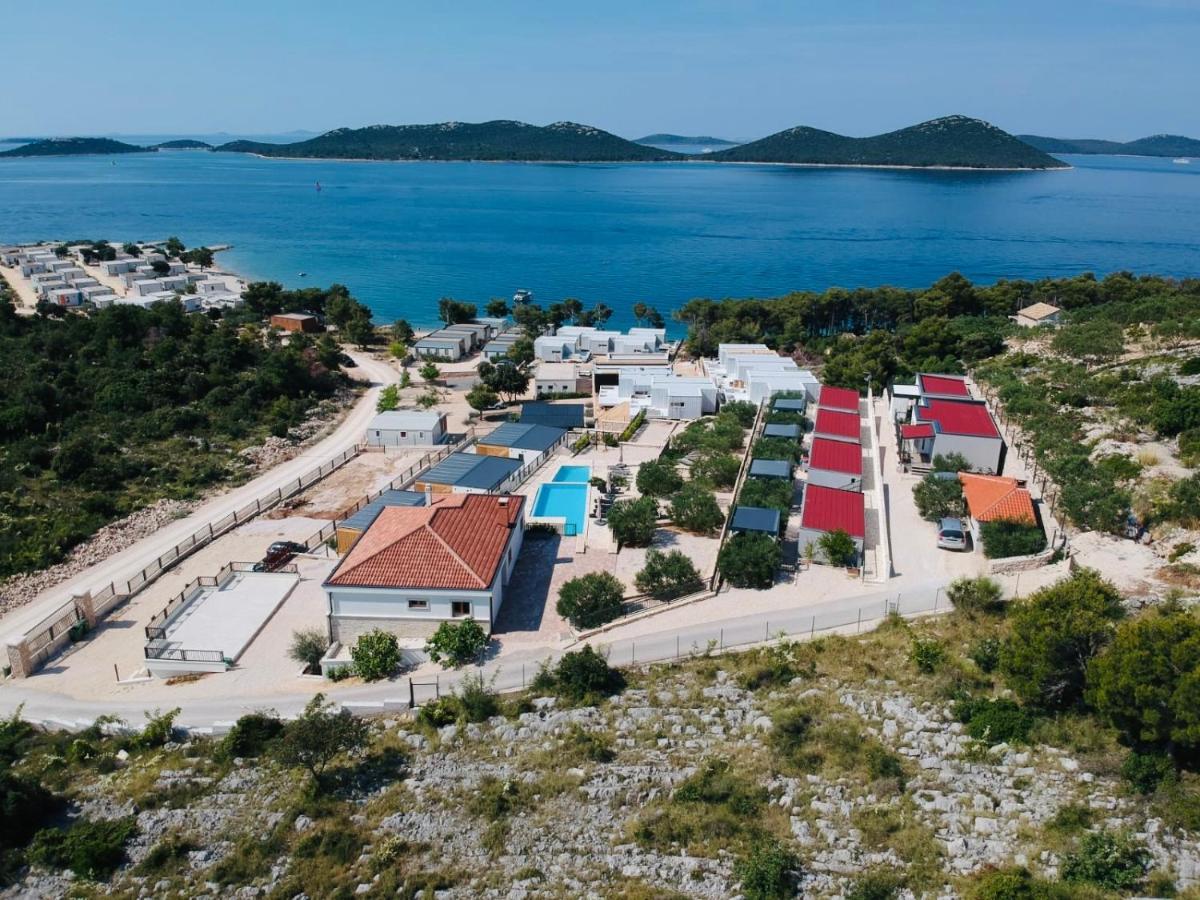 Отель Camp Panorama With Pool Драге Экстерьер фото