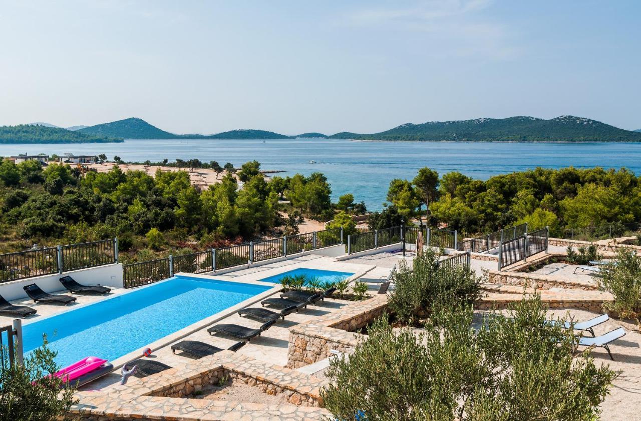 Отель Camp Panorama With Pool Драге Экстерьер фото